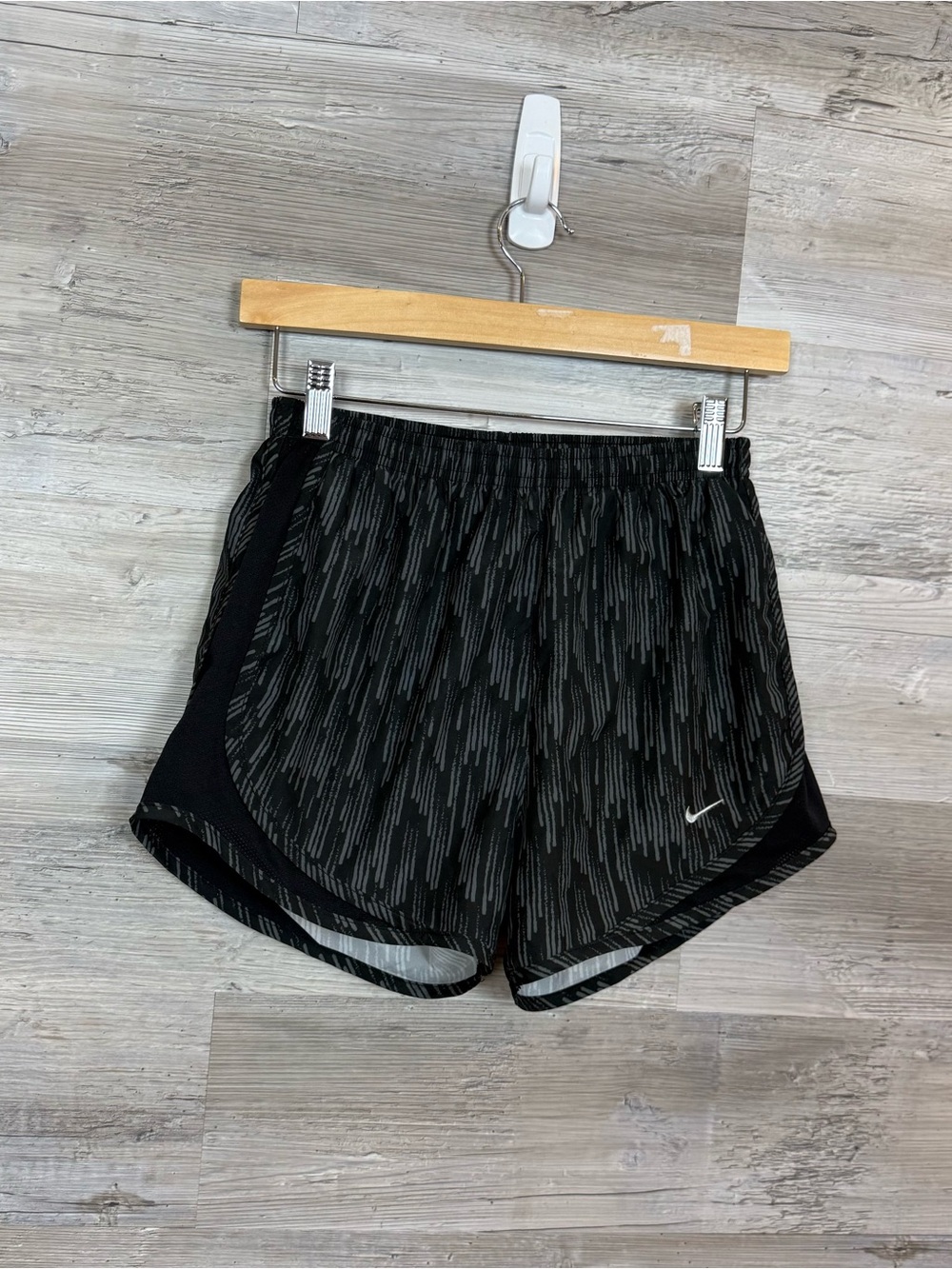 Nike Dry Tempo Printed Running Shorts Black Grey Streak XS